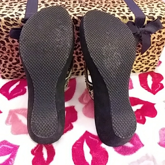 Skechers Sandals - Picture 6 of 8